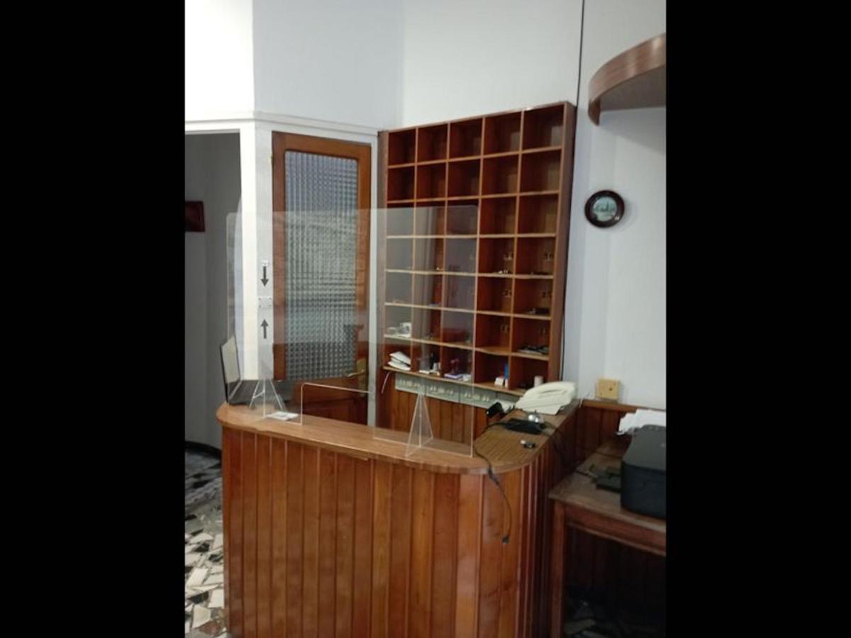 Room In Lodge - Double And Single Room - Pension Oria 2 لواركا المظهر الخارجي الصورة